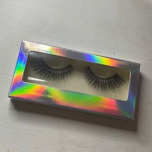 Thicker lashes, with light weight